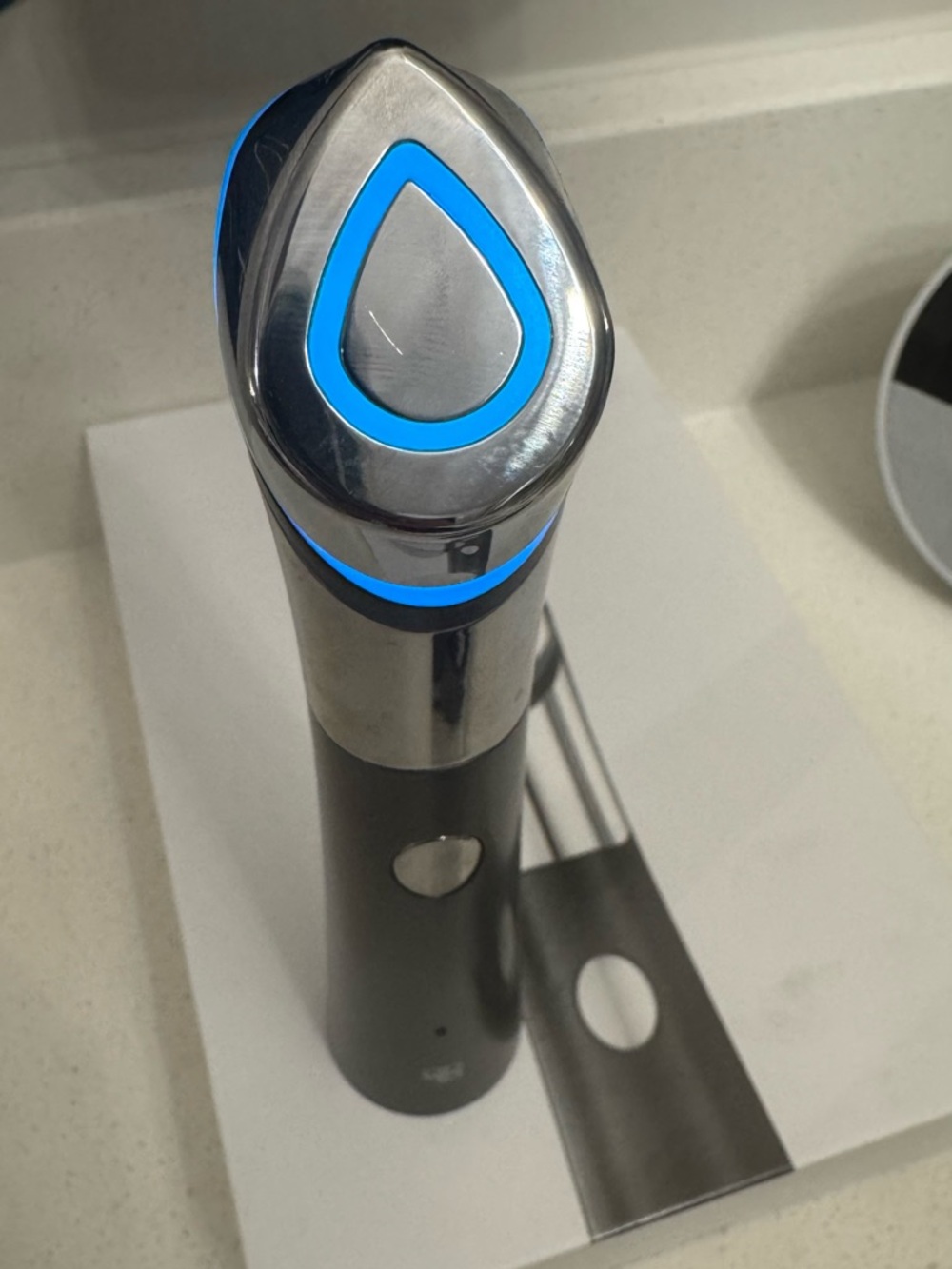 MEDICUBE Age-R Booster Wand + SKIN INC Voyage Tri-Light LED THERAPY sonic tech